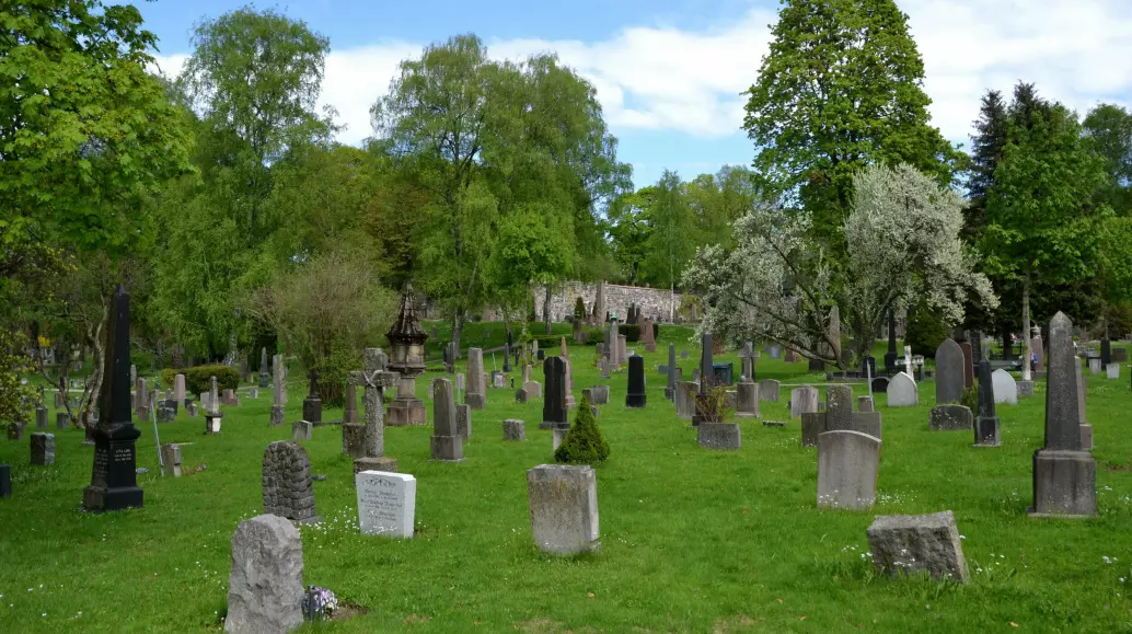 I de store byene blir gravlunder mer og mer brukt som mer tradisjonelle parker. På bildet er det foreløpig stille og rolig på Vår Frelsers gravlund.