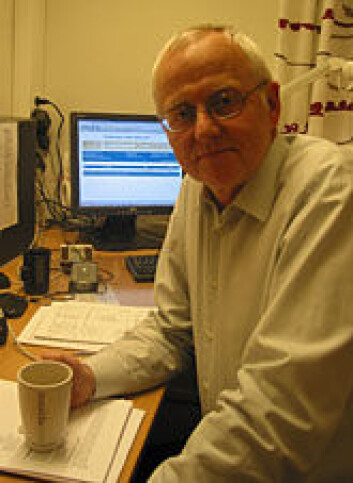 "Professor ved Institutt for samfunnsmedisin, Torstein Vik, oppfordrer gravide om å begrense kaffedrikkinga." "Professor ved Institutt for samfunnsmedisin, Torstein Vik, oppfordrer gravide om å begrense kaffedrikkinga."