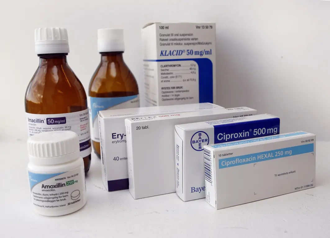 Å avslutte en antibiotika-kur for tidlig kan føre til flere resistente bakterier. Å avslutte en antibiotika-kur for tidlig kan føre til flere resistente bakterier.