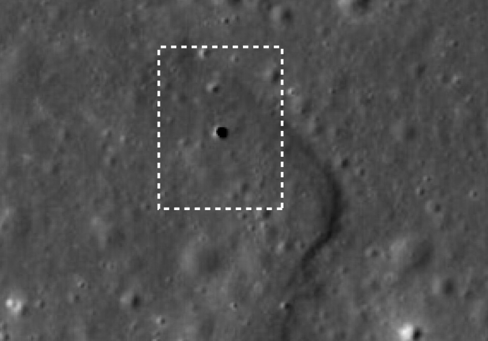 Japanske forskere fant et 65 meter bredt hull ved Marius Hills på månen. De mener dette er en åpning ned til en mye bredere lavatunnel under overflata. (ISAS/JAXA/Junichi Haruyama et al)