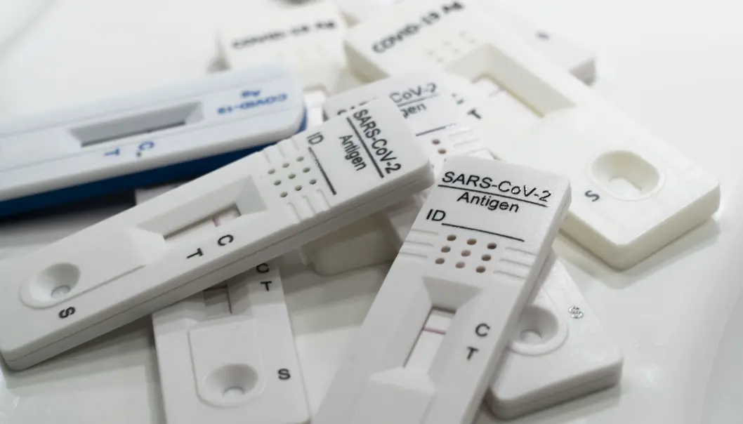 Antigen hurtigtester har blitt basisvare i de fleste husholdninger de siste ukene. Antigen hurtigtester har blitt basisvare i de fleste husholdninger de siste ukene.