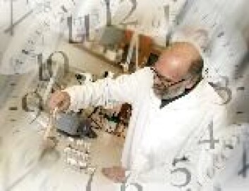 "Peter Ruoff bruker soppen Neuropora crassa i sin forskning. (Foto: Elisabeth Tønnessen)" "Peter Ruoff bruker soppen Neuropora crassa i sin forskning. (Foto: Elisabeth Tønnessen)"