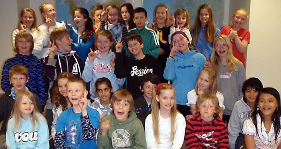 Klasse 5A og 5B ved Storevarden skole i Rogaland er kåret til Årets Nysgjerrigper 2010. Her på hjemmebane. (Foto: Storevarden skole)