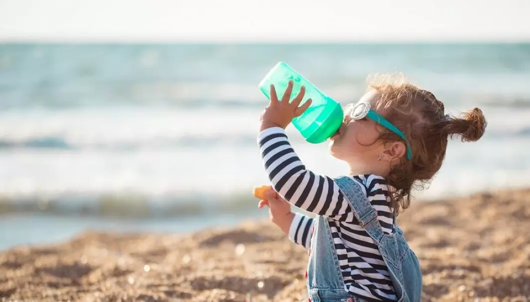 As with many other environmental toxic chemicals, children might be more exposed to microplastics than adults are. Here you will find advice on how to minimize children’s exposure to plastics.