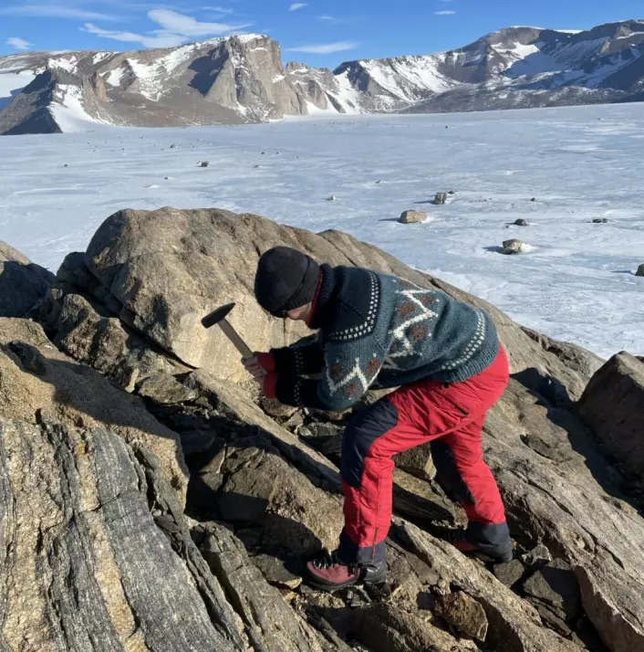 GEOLOGERS PARADIS: Ane K. Engvik er en del av geologiekspedisjonen som undersøker fjellene i Dronning Maud Land.