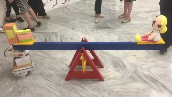 Kunstinstallasjonen er eit døme på nokre av dei greske studentane si tolking av mangfald Kunstinstallasjonen er eit døme på nokre av dei greske studentane si tolking av mangfald