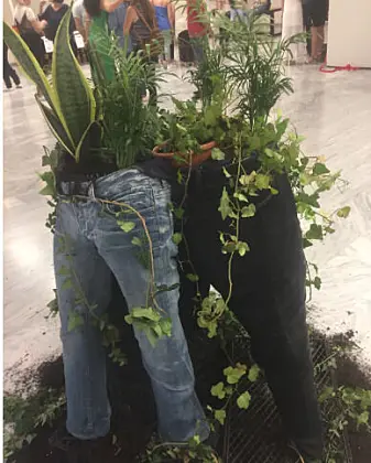 Kunstinstallasjonen er eit døme på nokre av dei greske studentane si tolking av mangfald Kunstinstallasjonen er eit døme på nokre av dei greske studentane si tolking av mangfald