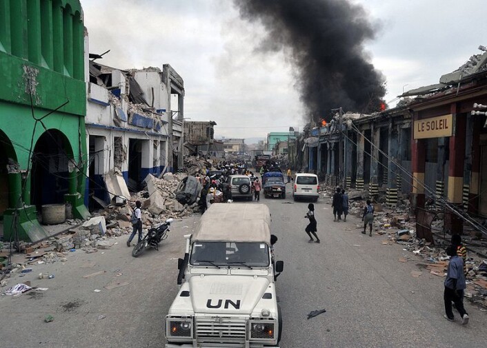 Gatene i Port-au-Prince, nabolaget Bel-Air, etter jordskjelvet 12. januar. (Foto: Marcello Casal Jr/ABr, se lisens her) Gatene i Port-au-Prince, nabolaget Bel-Air, etter jordskjelvet 12. januar. (Foto: Marcello Casal Jr/ABr, se lisens her)