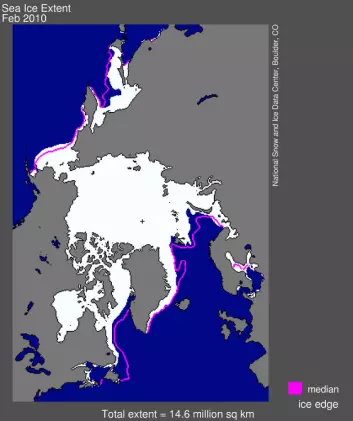 "Her er en illustrasjon av issituasjonen i Arktis i februar i år. Den rosa linjen viser gjennomsnittsutbredelsen. (Illustrasjon: NSIDC)"