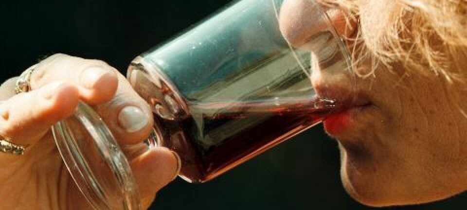 Dødeligheten blant kvinnelige alkoholikere er fire-fem ganger høyere enn blant kvinner generelt i normalbefolkningen, ifølge flere studier. (Illustrasjonsfoto: www.colourbox.no)