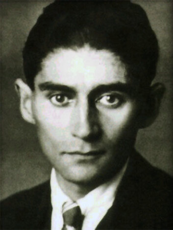 "Forfatteren Franz Kafka (1883-1924) kunne bruke absurde elementer i sine historier. (Foto: Wikimedia Commons)" "Forfatteren Franz Kafka (1883-1924) kunne bruke absurde elementer i sine historier. (Foto: Wikimedia Commons)"