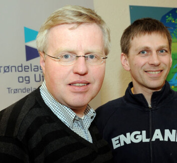 - Dagens teknologiske muligheter vil gjøre det lønnsomt å lage drivstoff av skog, sier Hans Martin Storø og Roald Sand. (Foto. Morten Stene) - Dagens teknologiske muligheter vil gjøre det lønnsomt å lage drivstoff av skog, sier Hans Martin Storø og Roald Sand. (Foto. Morten Stene)
