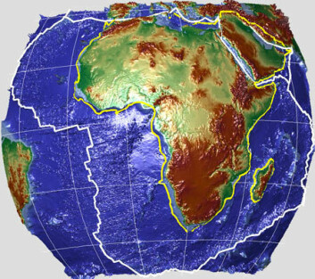 Forskerne er interesserte i utviklingen av topografien i Afrika gjennom landheving og landsenking. Topografidata er hentet fra U.S. Department of Commerce, National Geophysical Data Center, 2001 (ETOPO2), og kontinental-hav-grense og plategrenser fra Muller, R.D., M. Sdrolias, C. Gaina, and W.R. Roest 2008. (Illustrasjon: Sergei Medvedev/UiO)
