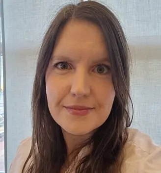 – Å bekymre seg for helsekonsekvensene av pandemien kan også bidra til søvnproblemer, sier Torhild Anita Sørengaard. – Å bekymre seg for helsekonsekvensene av pandemien kan også bidra til søvnproblemer, sier Torhild Anita Sørengaard.