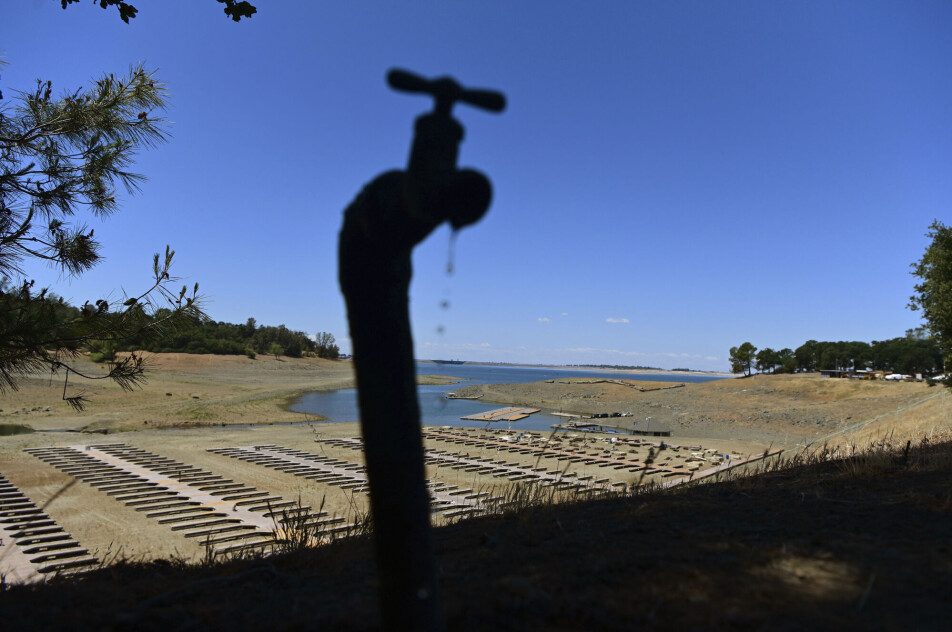 Småbåthavna i Lake Folsom, California, klarer ikke å bære en båt. Et synlig bevis på den snart to tiår lange tørken som har rammet det vestlige USA og deler av Mexico.