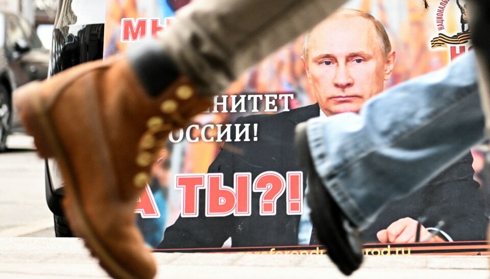 En plakat i sentrum av Moskva forkynner: «Vi er med ham for Russlands suverenitet! Og du?».