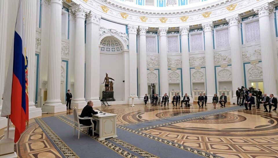 President Vladimir Putin i møte med sikkerhetsrådet sitt.