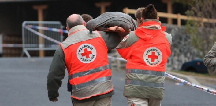 "Frivillig i redningsarbeid i regi av Røde Kors. (Foto: www.colorbox.no)"