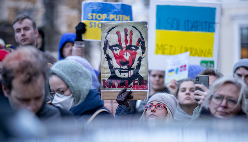 Markering mot Russlands invasjon av Ukraina foran den russiske ambassaden i Oslo. Mange ukrainere møtte opp for å markere sin motstand mot de pågående krigshandlingene i Ukraina.