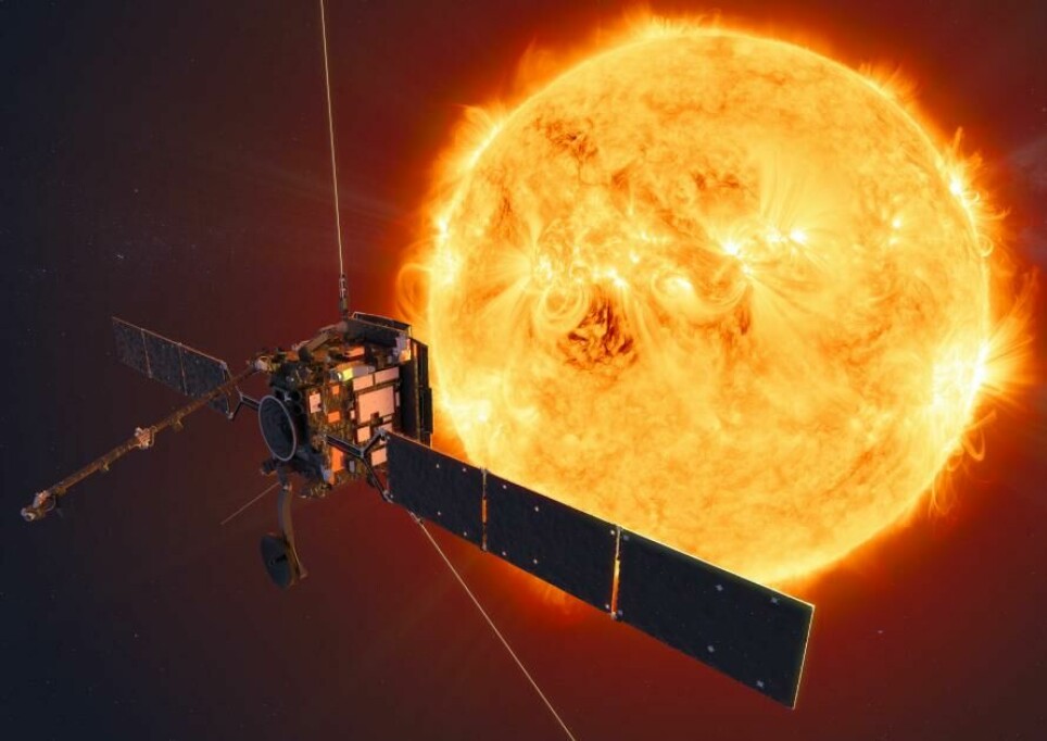 Illustrasjonen viser hvordan romsonden Solar Orbiter beveger seg foran solen.