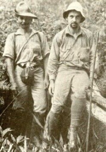 "Ernst Mayr (t.h.) i jungelen på Ny Guinea, 1928." "Ernst Mayr (t.h.) i jungelen på Ny Guinea, 1928."