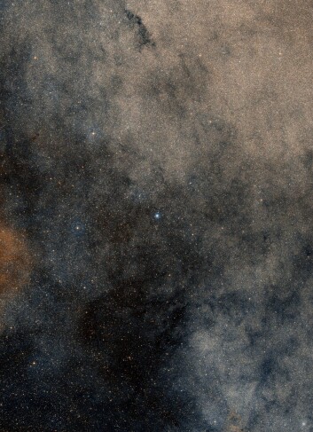 Bildet viser hele regionen rundt kulehopen Terzan 5. (Foto: ESO/Digitized Sky Survey 2) Bildet viser hele regionen rundt kulehopen Terzan 5. (Foto: ESO/Digitized Sky Survey 2)