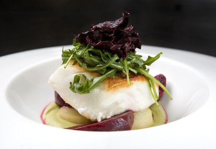 – Nordmenn har dessverre lav selvfølelse i forhold til norsk middag og mat. Vi har fantastiske fiskeprodukter og mange ulike rotgrønnsaker. – Nordmenn har dessverre lav selvfølelse i forhold til norsk middag og mat. Vi har fantastiske fiskeprodukter og mange ulike rotgrønnsaker.
