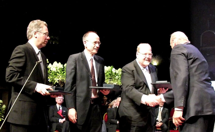 Richard Scheller, Thomas Südhof og James Rothman overrekkes Kavliprisen i nevrovitenskap 2010 av HKH Harald. Richard Scheller, Thomas Südhof og James Rothman overrekkes Kavliprisen i nevrovitenskap 2010 av HKH Harald.