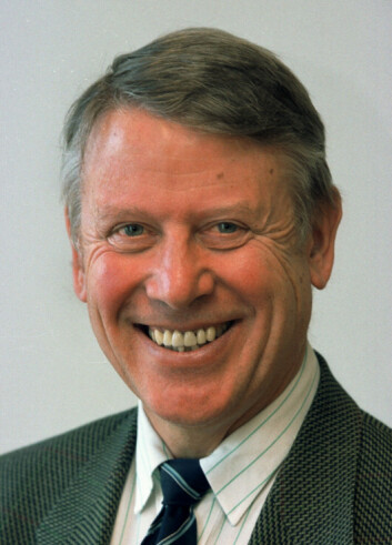 "Professor emeritus Terje Hansen ved Norges Handelshøyskole." "Professor emeritus Terje Hansen ved Norges Handelshøyskole."