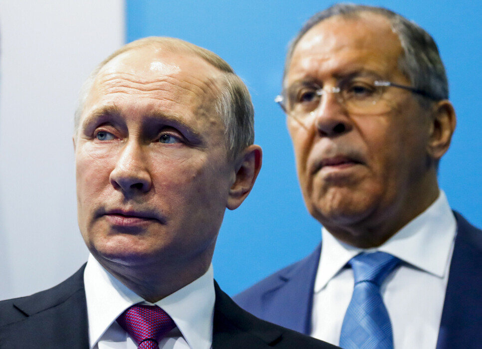 Russlands president Vladimir Putin og utenriksministeren hans Sergei Lavrov kjemper én krig i Ukraina, og én krig gjennom radiobølgene og på nettet for å legitimere invasjonen.