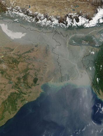 Bildet viser aerosolforurensning i Øst-India og Bangladesh. (Foto: Jacques Descloitres, NASA/GSFC) Bildet viser aerosolforurensning i Øst-India og Bangladesh. (Foto: Jacques Descloitres, NASA/GSFC)