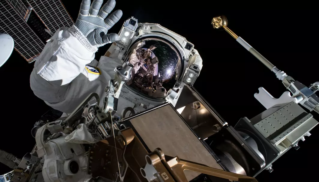 ESA-astronaut Thomas Pesquet på romvandring utenfor Den internasjonale romstasjonen.