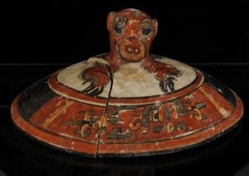 "Disse gjenstandene ser dagens lys for første gang på 1600 år. (Foto: Arturo Godoy)" "Disse gjenstandene ser dagens lys for første gang på 1600 år. (Foto: Arturo Godoy)"