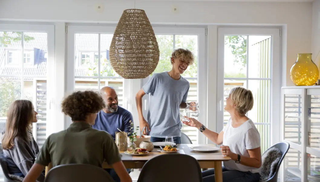 I flerspråklige familier erter de hverandre om språket, ifølge forsker. I flerspråklige familier erter de hverandre om språket, ifølge forsker.