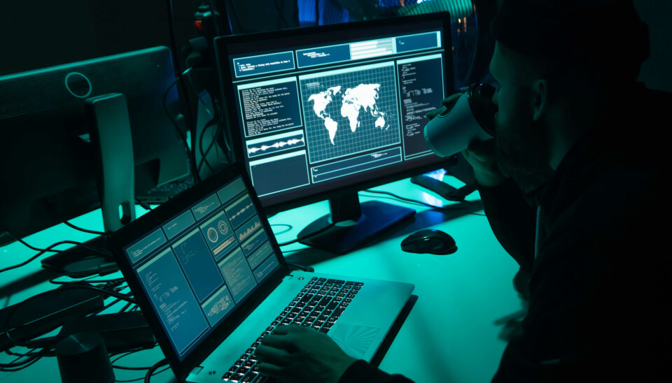 – Samfunnet vårt blir mer og mer digitalisert, og dermed blir vi også mer og mer sårbare overfor cyberangrep slik at den skaden man kan utrette, blir ganske stor, mener professor Jens Myrup Pedersen, som forsker på cybersikkerhet ved Aalborg universitet.