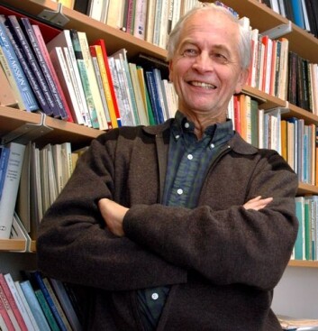 – Det er trist at julebukkskikken er på vei ut, mener professor Kjell Ivar Vannebo. (Foto: Ram Gupta) – Det er trist at julebukkskikken er på vei ut, mener professor Kjell Ivar Vannebo. (Foto: Ram Gupta)