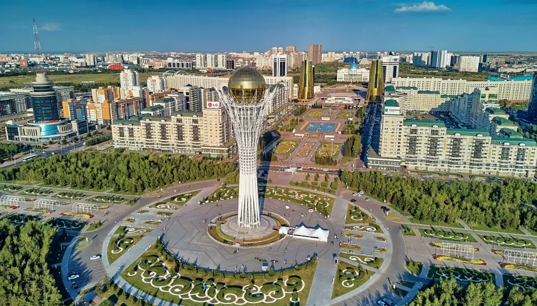 Kasakhstan har for eksempel de største reservene i verden av krom, som blir brukt til vindturbiner.