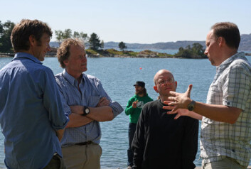 I pausene mellom forelesningene ved forskningsstasjonen på Espegrend får forelesere og PhD-studenter muligheten til å bli bedre kjent med hverandre. Fra venstre: Professor David W. J. Thompson (Colorado State University), Professor David Battisti (University of Washington), Sturla Winger Svendsen (Universitetet i Bergen), Robert Nicholas (University of Washington) og førsteamanuensis Ulysses Ninnemann (Universitetet i Bergen og Bjerknessenteret). I pausene mellom forelesningene ved forskningsstasjonen på Espegrend får forelesere og PhD-studenter muligheten til å bli bedre kjent med hverandre. Fra venstre: Professor David W. J. Thompson (Colorado State University), Professor David Battisti (University of Washington), Sturla Winger Svendsen (Universitetet i Bergen), Robert Nicholas (University of Washington) og førsteamanuensis Ulysses Ninnemann (Universitetet i Bergen og Bjerknessenteret).