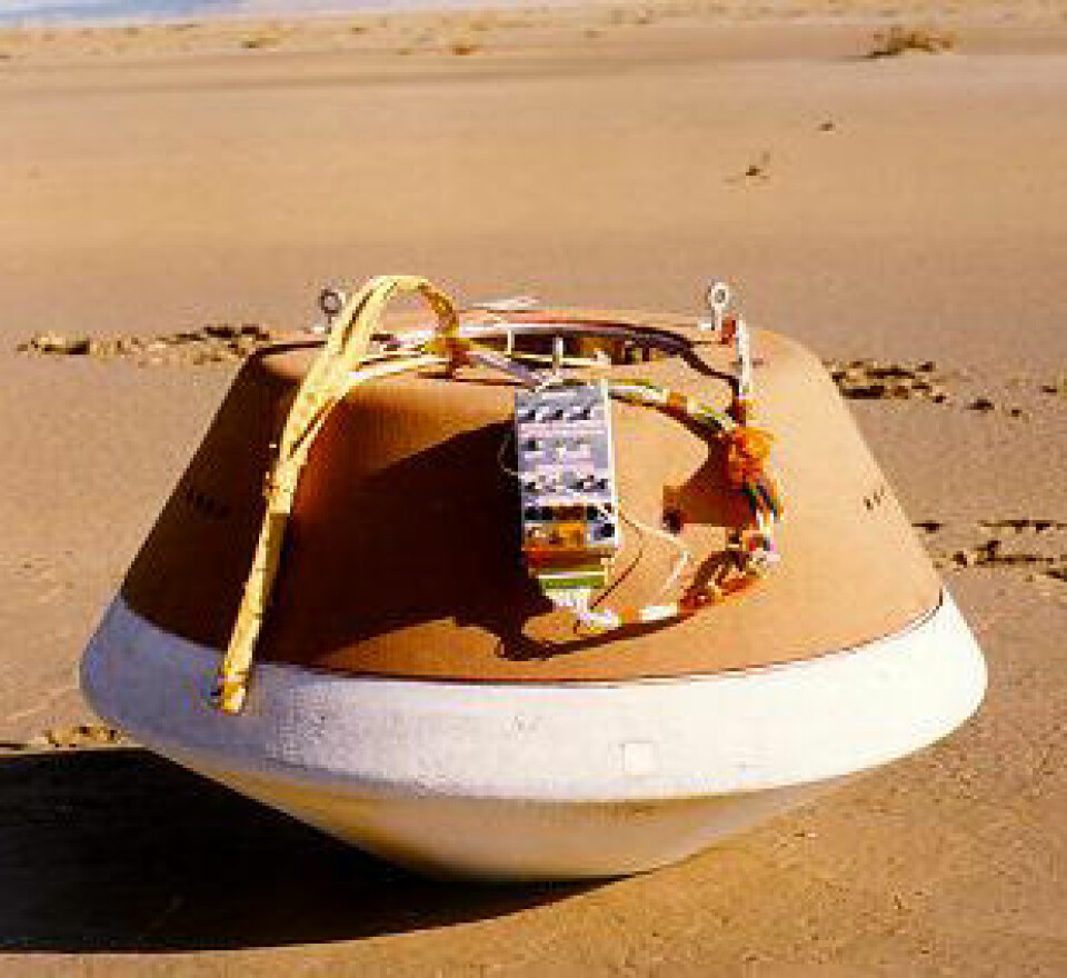 'Slik: En modell av kapselen fra Stardust ble prøvelandet i 1998.'