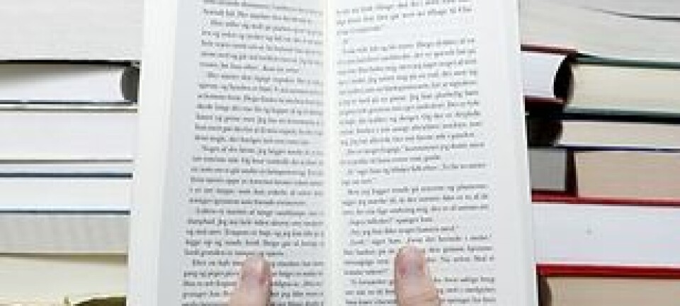 "Det finnes tonnevis av selvhjelpsbøker. Noen av dem tilbyr oppbyggende fraser som hevder å kunne hjelpe leseren til et herlig liv. (Illustrasjonsfoto: www.colorbox.no)"