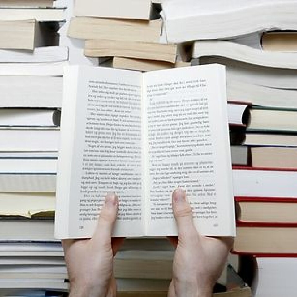 'Det finnes tonnevis av selvhjelpsbøker. Noen av dem tilbyr oppbyggende fraser som hevder å kunne hjelpe leseren til et herlig liv. (Illustrasjonsfoto: www.colorbox.no)'