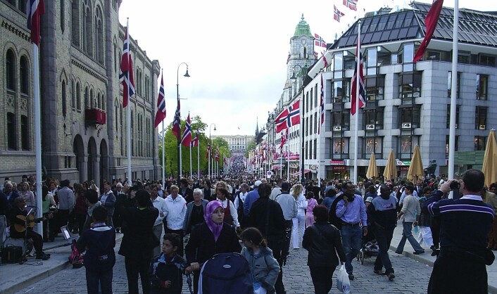 Karl Johansgate i Oslo. Ivaretar vi personvernet godt nok når vi kartlegger befolkningen i digitaliserte registre? (Foto: Wikimedia Commons. Se lisens.) Karl Johansgate i Oslo. Ivaretar vi personvernet godt nok når vi kartlegger befolkningen i digitaliserte registre? (Foto: Wikimedia Commons. Se lisens.)