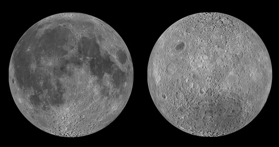 Her ser du den velkjente forsiden av månen til venstre. Til høyre ser du baksiden. Hvorfor er de så forskjellige?