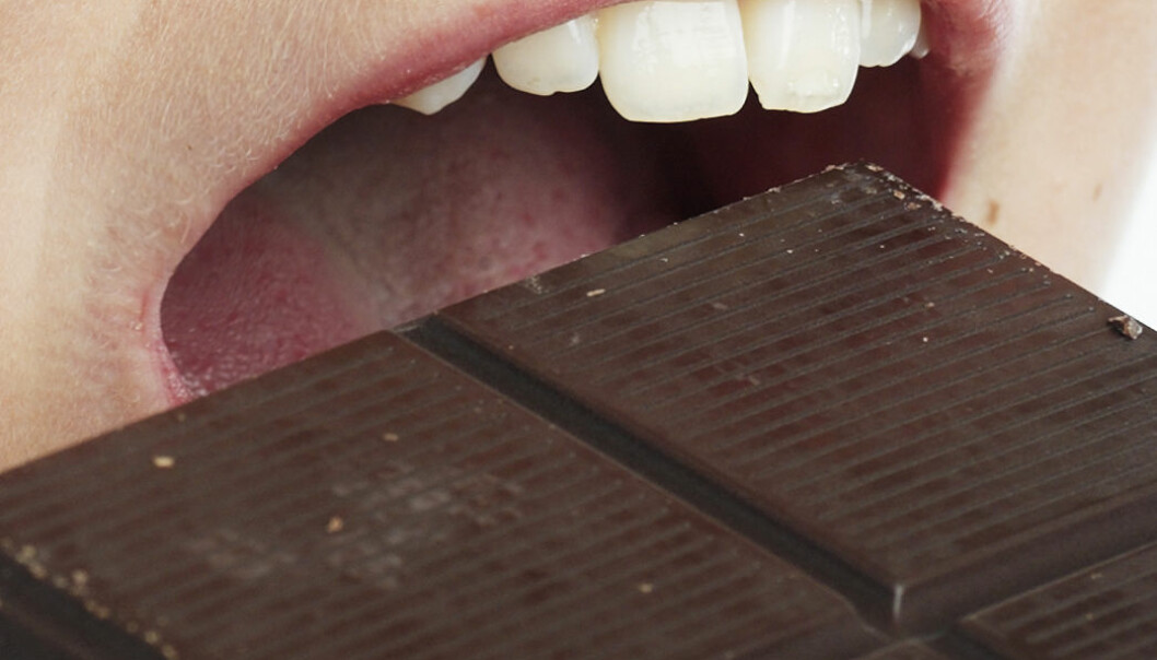 Deprimerte spiser sjokolade