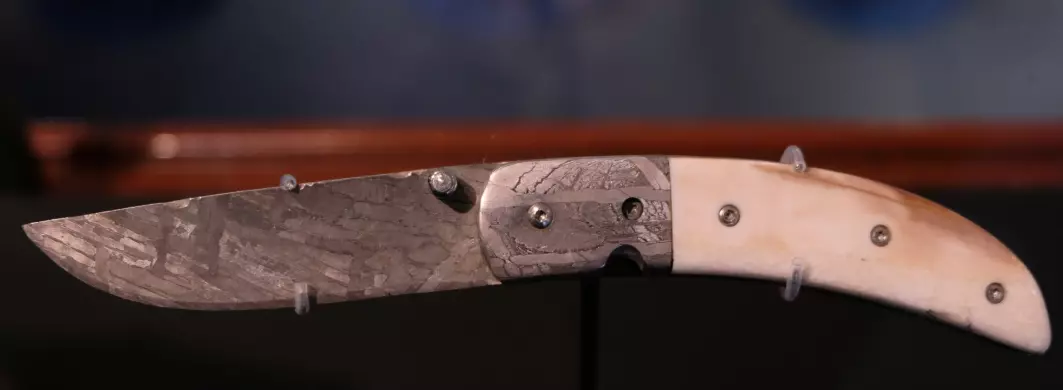 Denne jernkniven ble laget før mennesker klarte å lage jern. Hvordan kan det ha seg?
