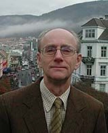"Styret for Holbergprisen ledes av Professor Jan Fridthjof Bernt." "Styret for Holbergprisen ledes av Professor Jan Fridthjof Bernt."