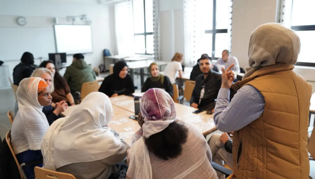 Afghanere, som har dari og farsi som morsmål, er blant dem som sliter mest med de norske lydene. Afghanere, som har dari og farsi som morsmål, er blant dem som sliter mest med de norske lydene.