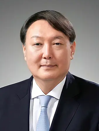 Med Yoon Suk-yeol som president blir det slutt på forvirringen mellom koreansk og internasjonal alder. Med Yoon Suk-yeol som president blir det slutt på forvirringen mellom koreansk og internasjonal alder.