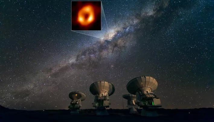 Bildet viser hvor på nattehimmelen det sorte hullet befinner seg - om man kunne se så langt.