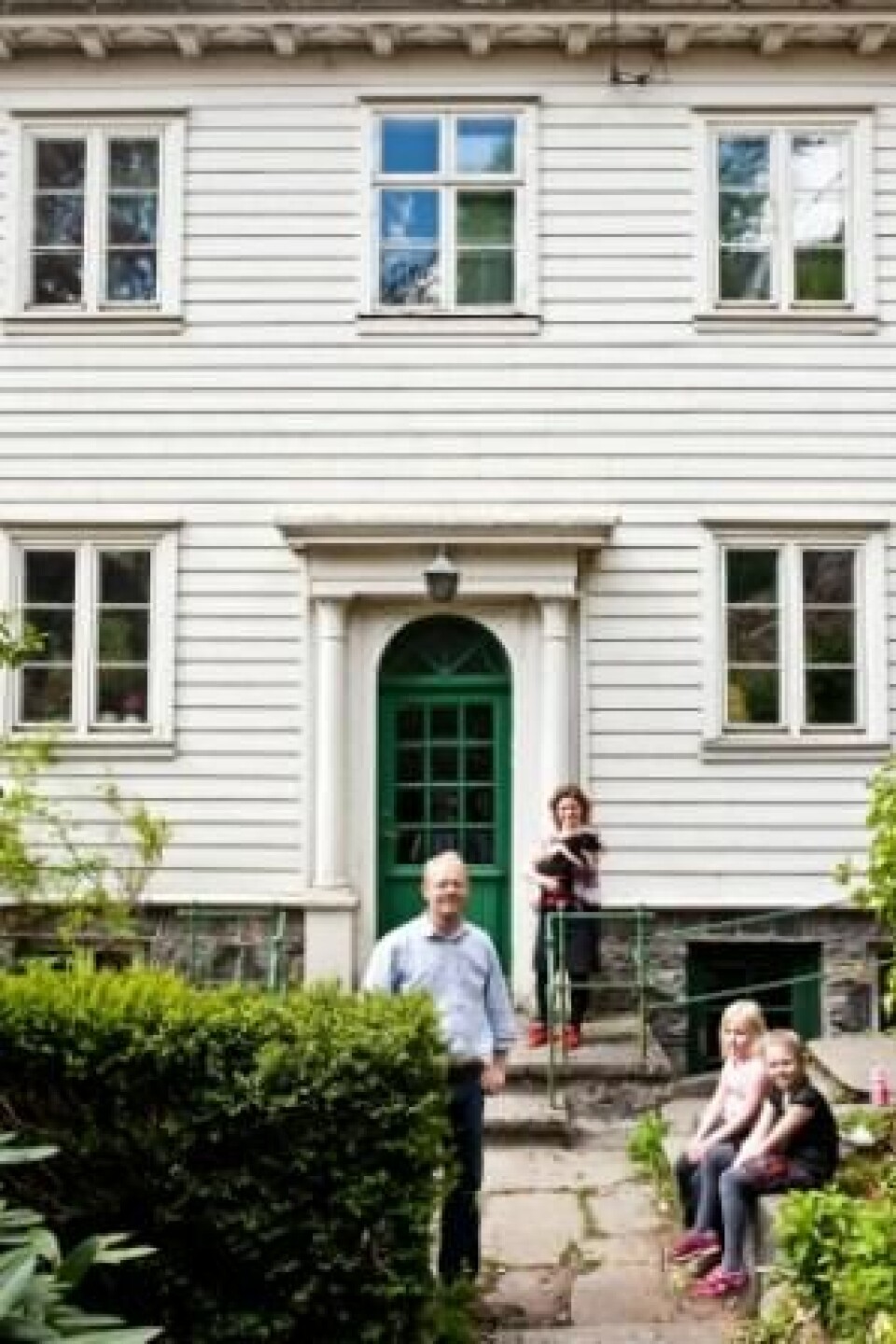 Familien Glosvik har nettopp kjøpt hus i Sandviken i Bergen. (Foto: Eivind Senneset)